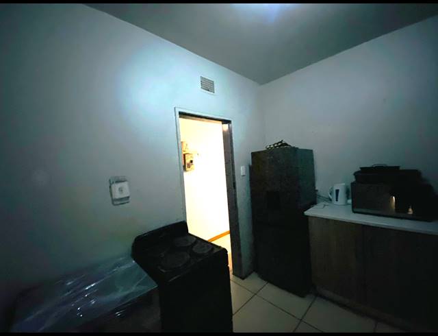 2 BEDROOM FLAT FOR SALE IN VEREENIGING CENTRAL